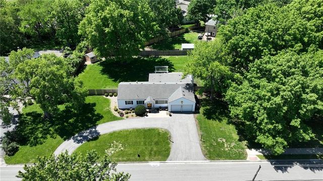 1001 N Walker Street, Olathe, KS 66061
