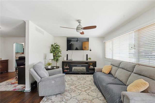 1001 N Walker Street, Olathe, KS 66061
