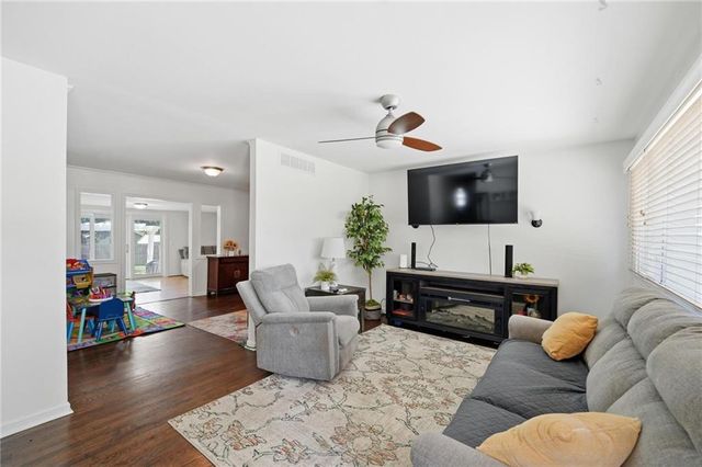 1001 N Walker Street, Olathe, KS 66061