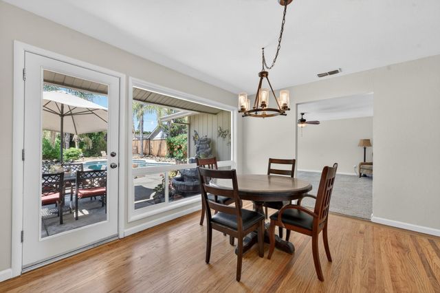 4516 Oxbow Dr, Sacramento, CA 95864