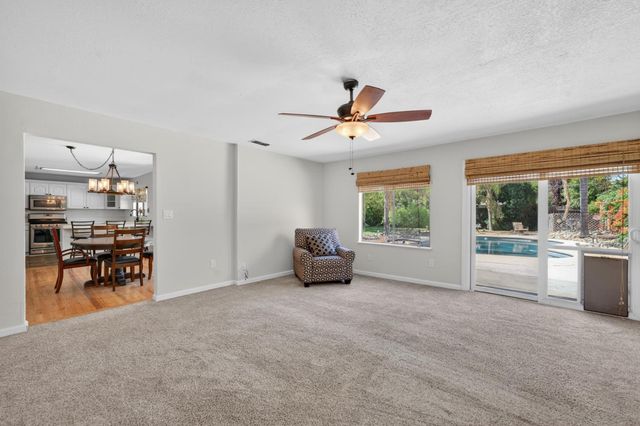 4516 Oxbow Dr, Sacramento, CA 95864