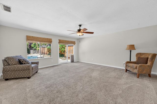4516 Oxbow Dr, Sacramento, CA 95864