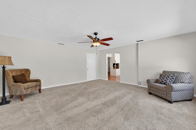 4516 Oxbow Dr, Sacramento, CA 95864