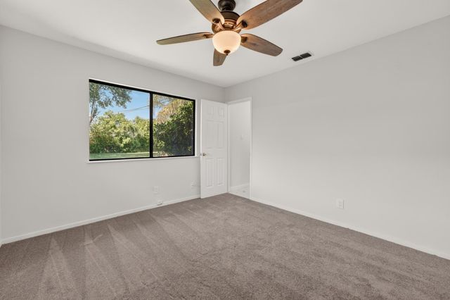 4516 Oxbow Dr, Sacramento, CA 95864