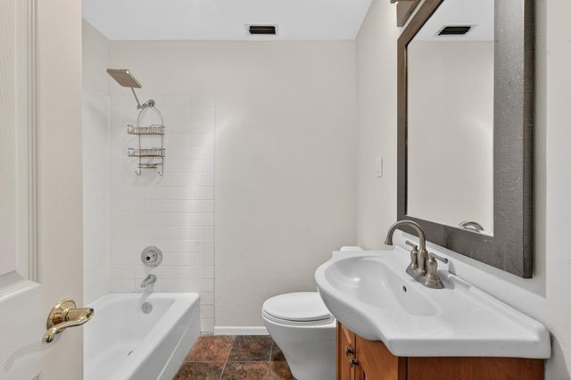 4516 Oxbow Dr, Sacramento, CA 95864