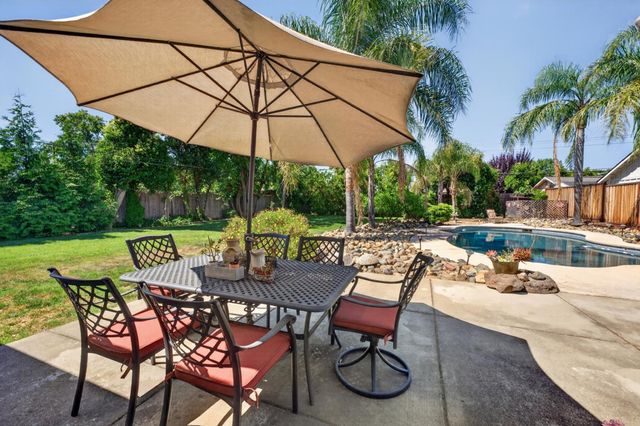 4516 Oxbow Dr, Sacramento, CA 95864