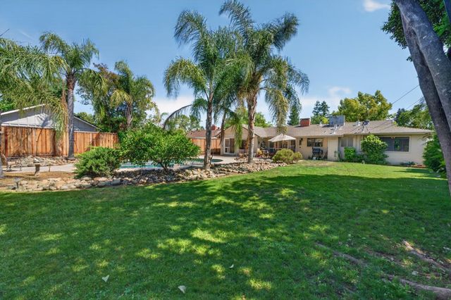 4516 Oxbow Dr, Sacramento, CA 95864