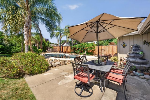 4516 Oxbow Dr, Sacramento, CA 95864