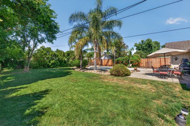 4516 Oxbow Dr, Sacramento, CA 95864