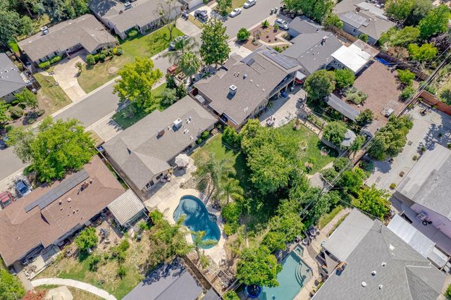 4516 Oxbow Dr, Sacramento, CA 95864