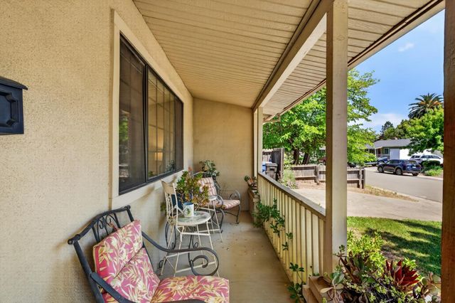 4516 Oxbow Dr, Sacramento, CA 95864