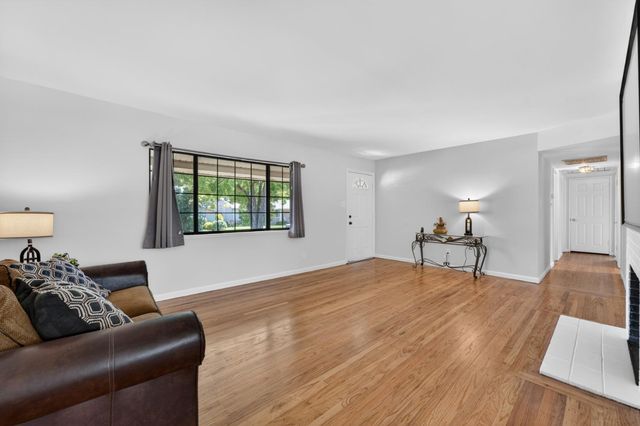 4516 Oxbow Dr, Sacramento, CA 95864