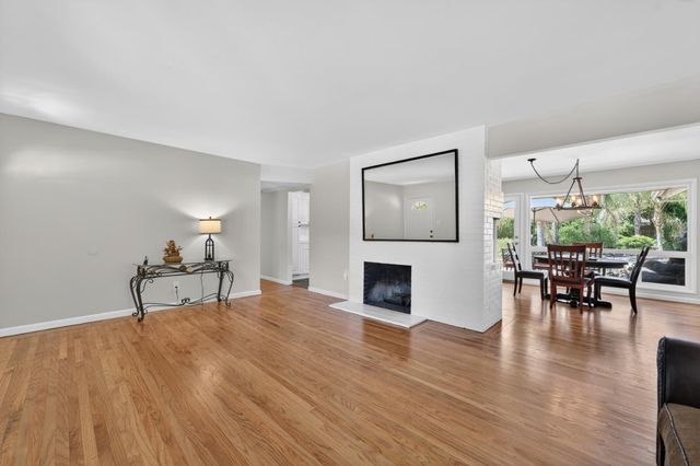 4516 Oxbow Dr, Sacramento, CA 95864