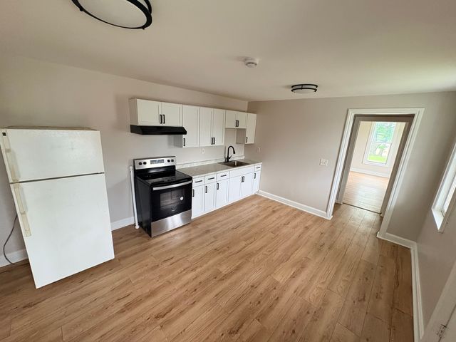 86 N 4th Street 3, Aurora, IL 60505