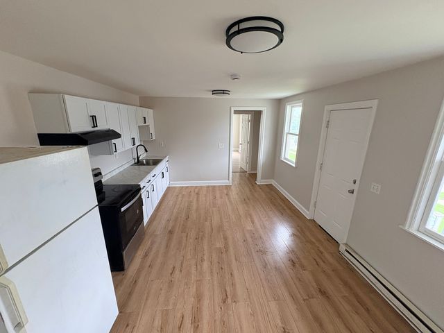 86 N 4th Street 3, Aurora, IL 60505