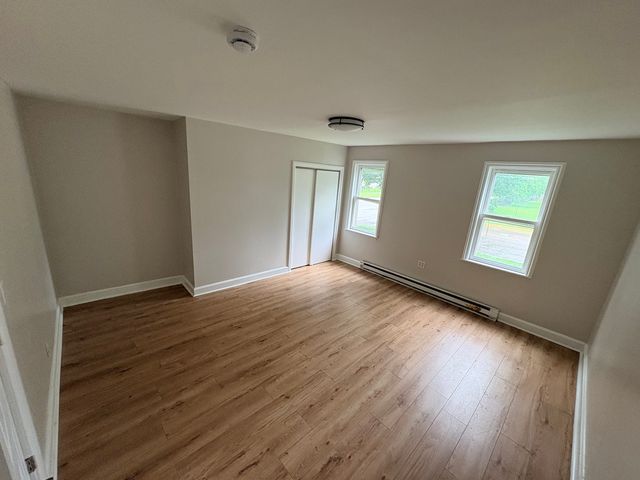 86 N 4th Street 3, Aurora, IL 60505