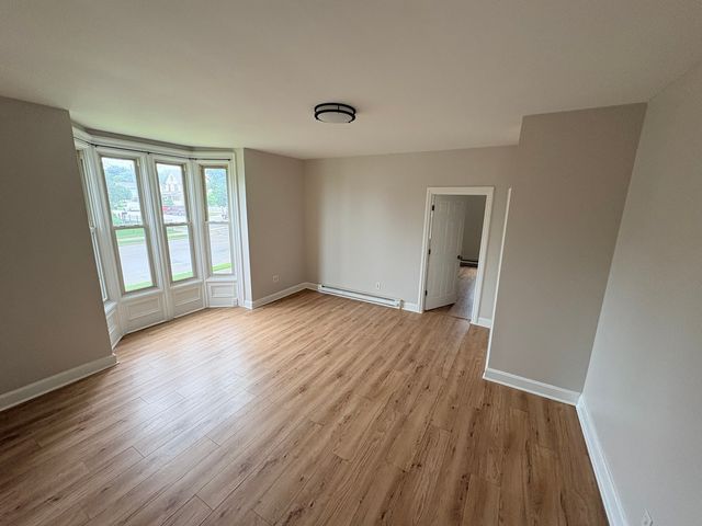 86 N 4th Street 3, Aurora, IL 60505