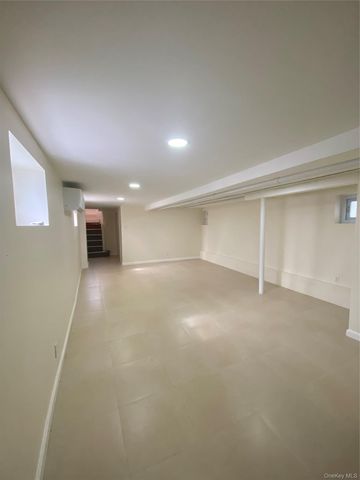 150-11 17th Avenue, Whitestone, NY 11357