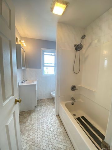 150-11 17th Avenue, Whitestone, NY 11357