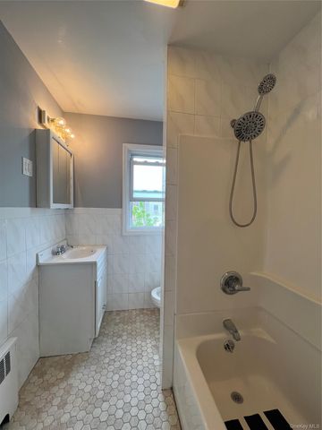 150-11 17th Avenue, Whitestone, NY 11357