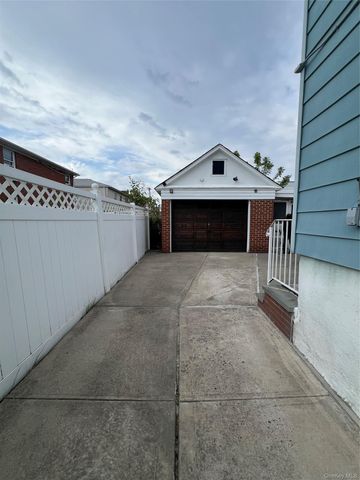 150-11 17th Avenue, Whitestone, NY 11357