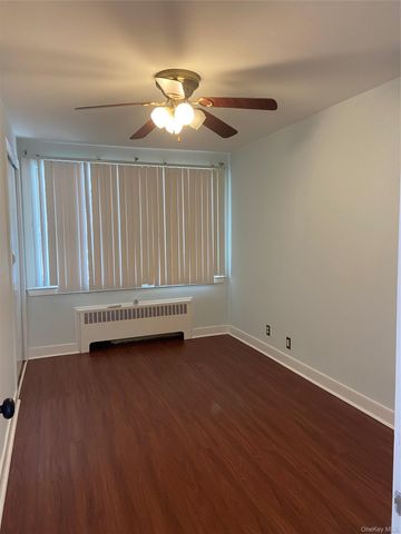150-11 17th Avenue, Whitestone, NY 11357