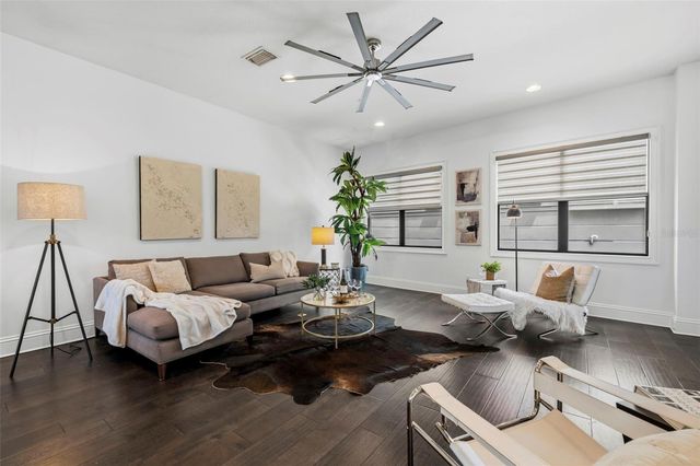 300 DELMAR TERRACE S, St Petersburg, FL 33701