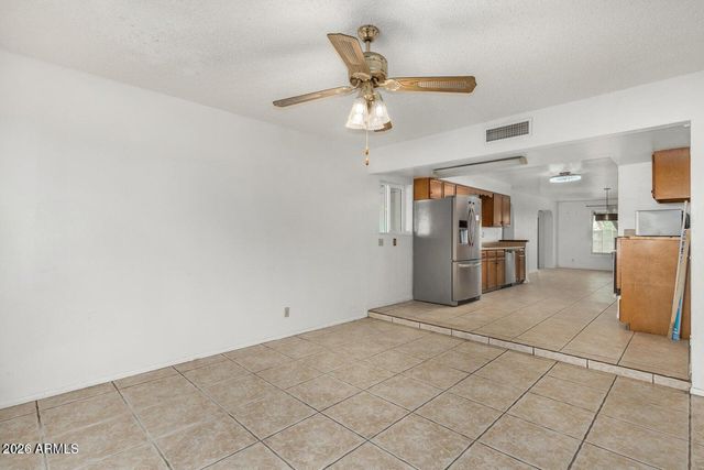 4137 W FRIER Drive, Phoenix, AZ 85051