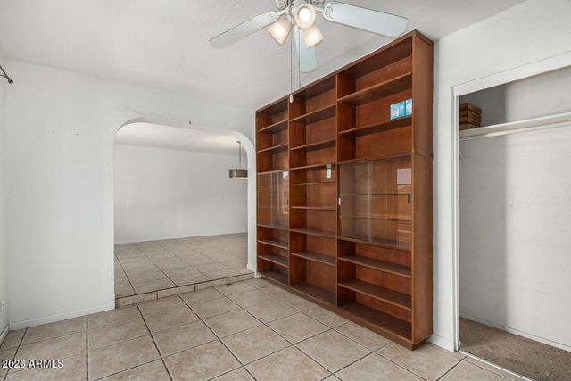 4137 W FRIER Drive, Phoenix, AZ 85051