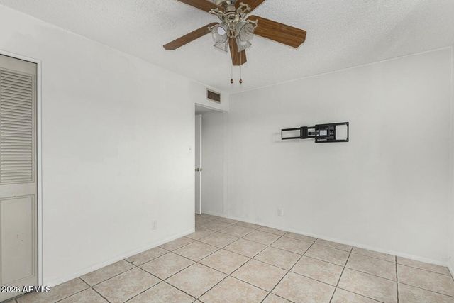 4137 W FRIER Drive, Phoenix, AZ 85051