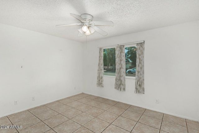 4137 W FRIER Drive, Phoenix, AZ 85051