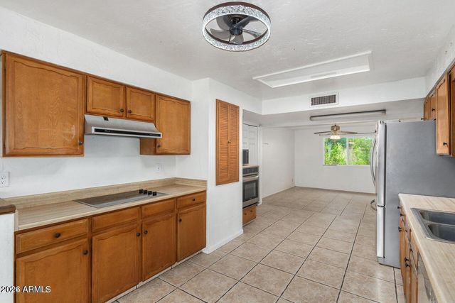 4137 W FRIER Drive, Phoenix, AZ 85051