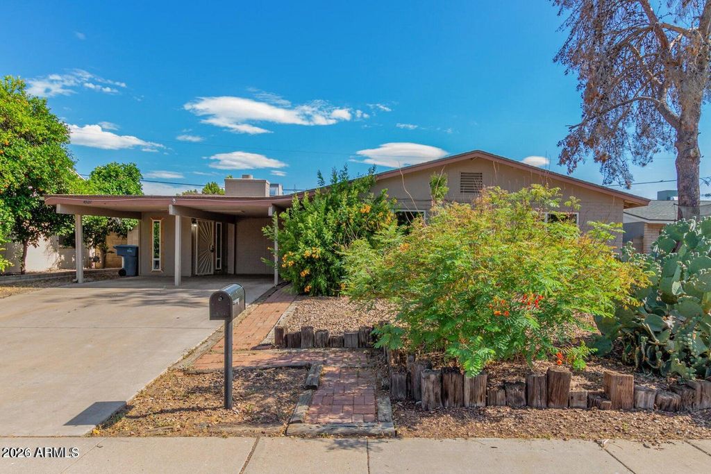 4137 W FRIER Drive, Phoenix, AZ 85051