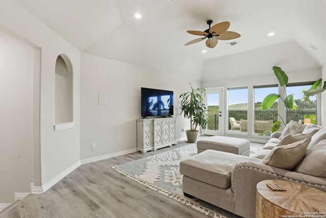 426 County Road 2801 W, Mico, TX 78056