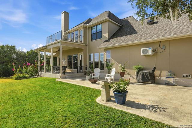 426 County Road 2801 W, Mico, TX 78056