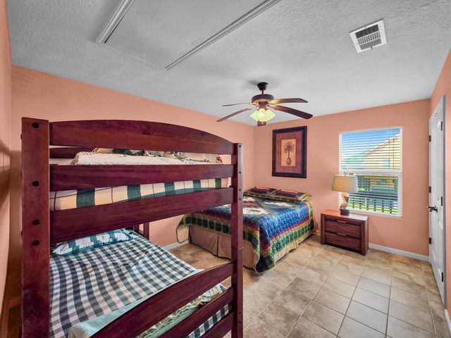 931 S Gateway, Crystal Beach, TX 77650