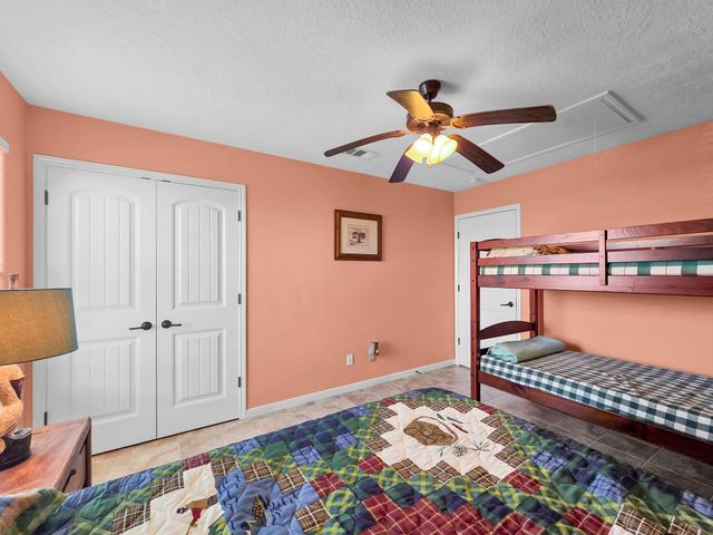 931 S Gateway, Crystal Beach, TX 77650