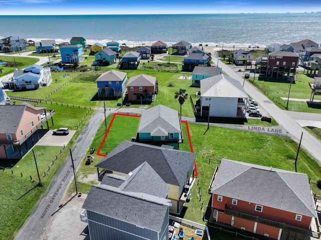 931 S Gateway, Crystal Beach, TX 77650