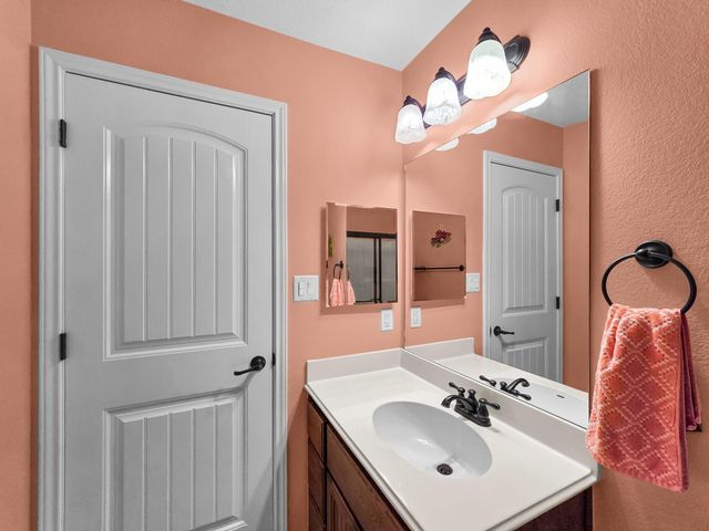 931 S Gateway, Crystal Beach, TX 77650