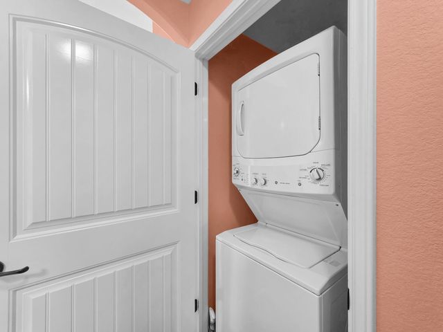 931 S Gateway, Crystal Beach, TX 77650