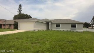 313 SE 17th PL, Cape Coral, FL 33990