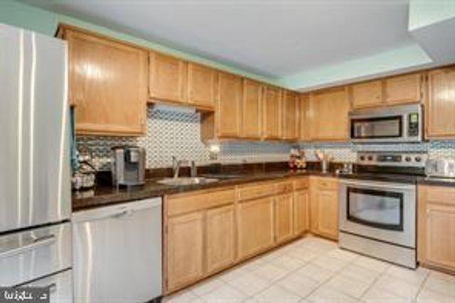 17 DEVON CT, Sterling, VA 20165