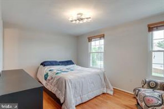 17 DEVON CT, Sterling, VA 20165