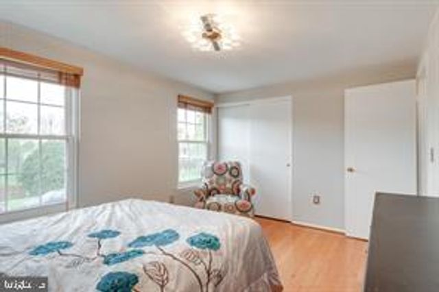 17 DEVON CT, Sterling, VA 20165