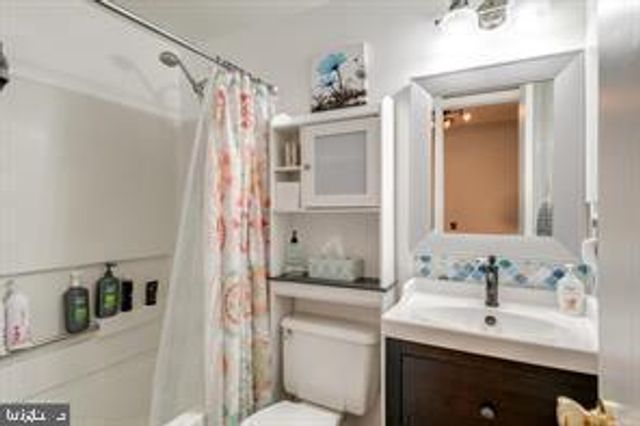 17 DEVON CT, Sterling, VA 20165