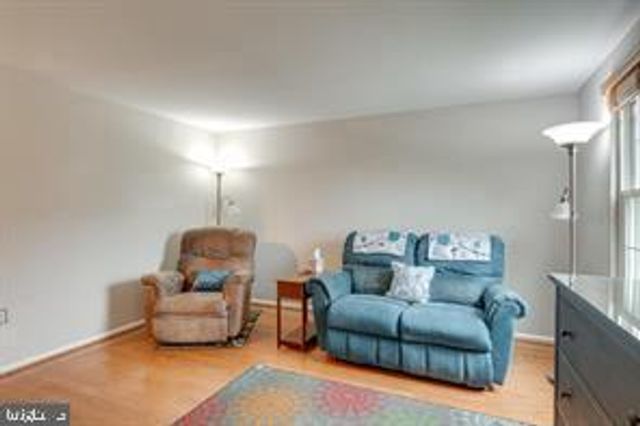 17 DEVON CT, Sterling, VA 20165