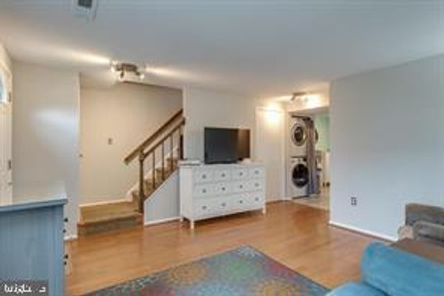 17 DEVON CT, Sterling, VA 20165