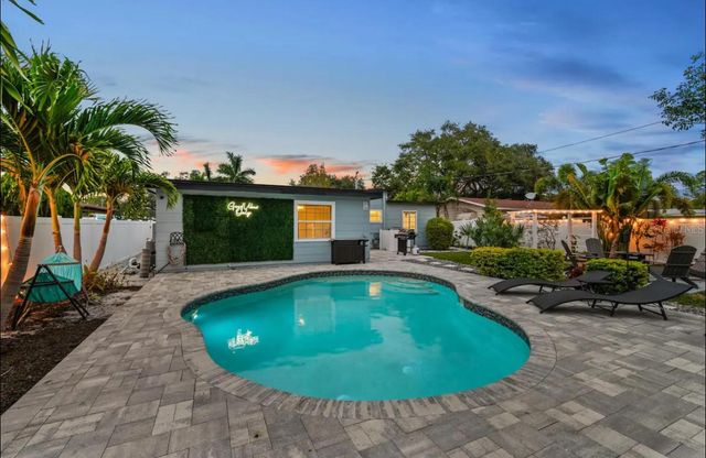 6650 4TH AVENUE N, St Petersburg, FL 33710