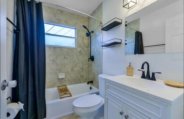 6650 4TH AVENUE N, St Petersburg, FL 33710