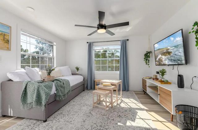 6650 4TH AVENUE N, St Petersburg, FL 33710